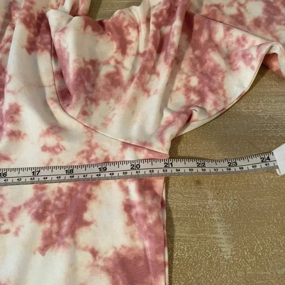 MOD Lucive NWT’s. Pink/white tie dye wrap top. - Picture 7 of 9